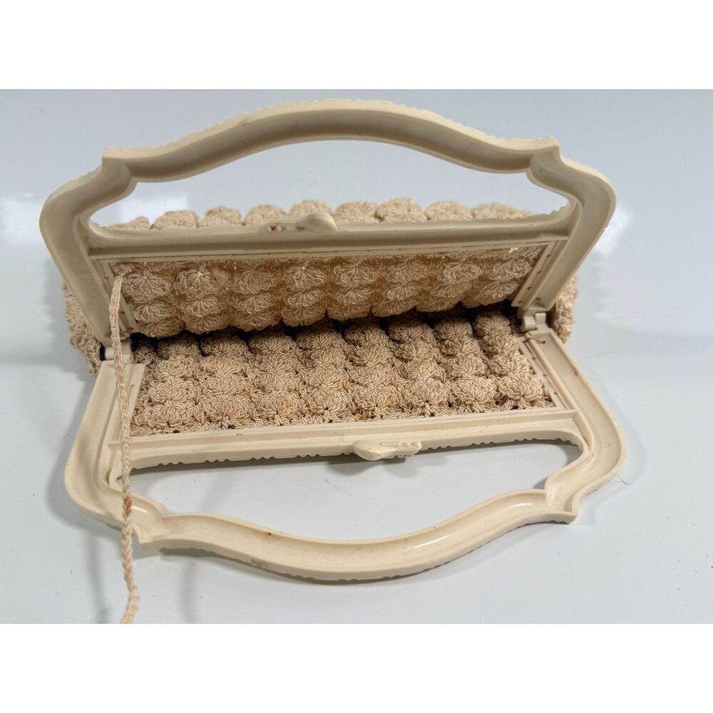 Vintage 1950s Beige Hand-Crocheted Purse Ivory Plastic Frame Matching Coin Pouch - Picture 12 of 12